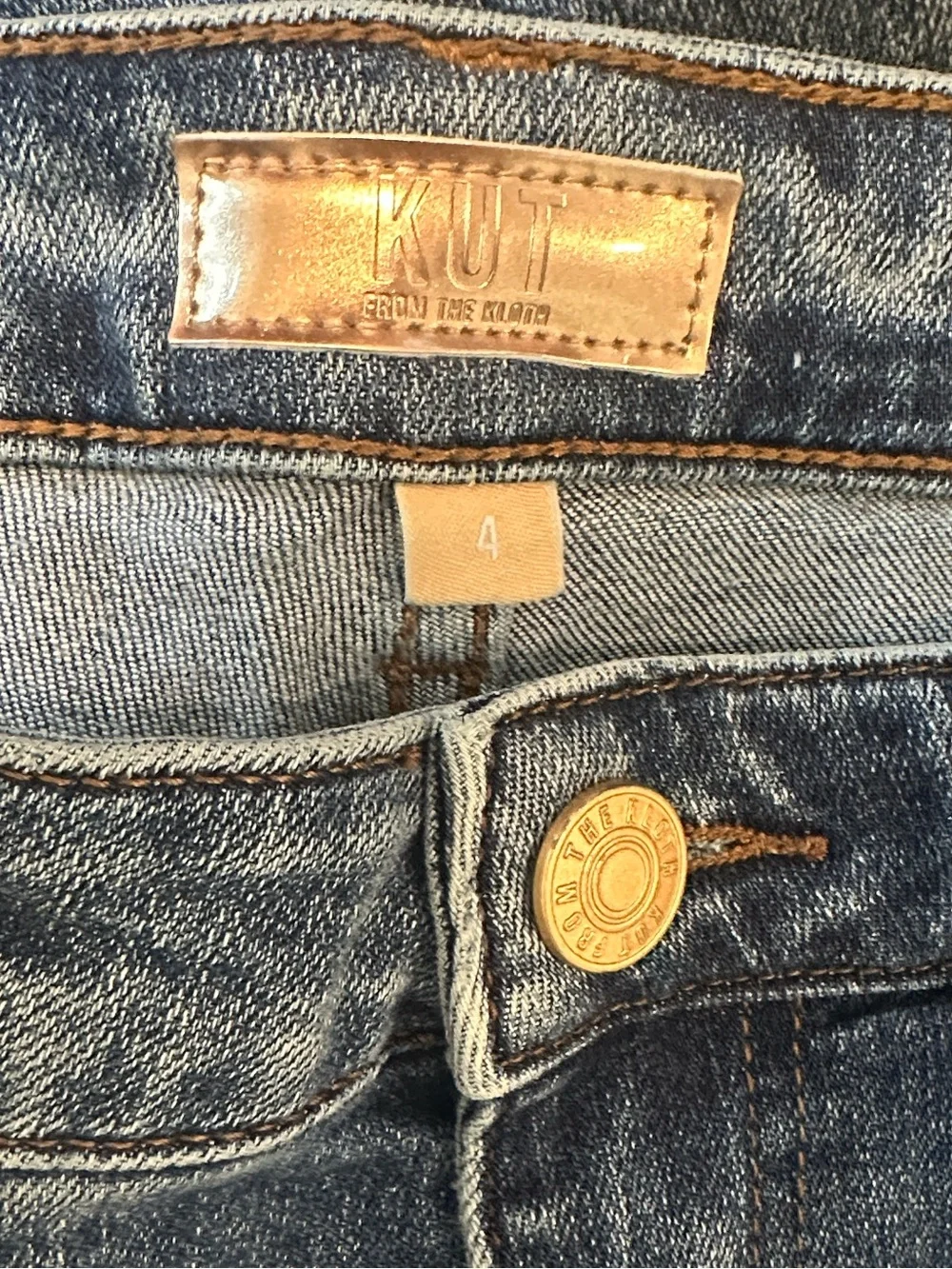 KUT FROM THE KLOTH Sienna Baggy Boyfriend Crop Jean in Passion Wash